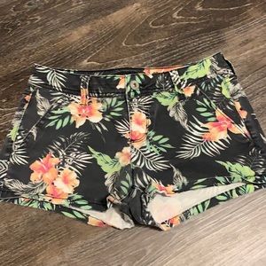 Arizona Jean Co. shorts. Size 3 floral print